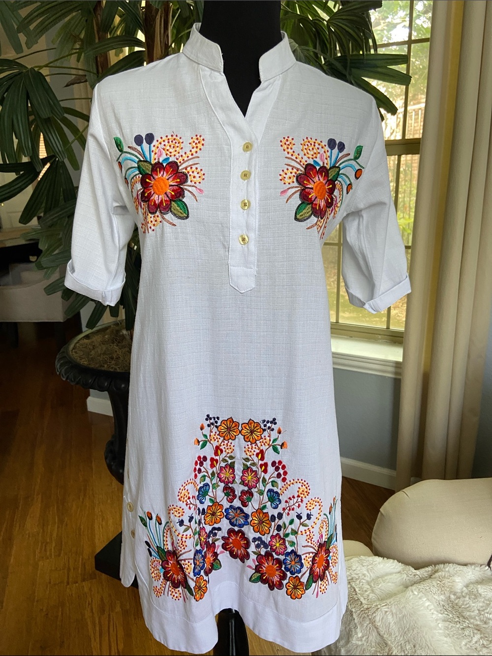 MEXICANA White Tunic 100% Linen Mini Dress with Multicolor Floral Embroidery